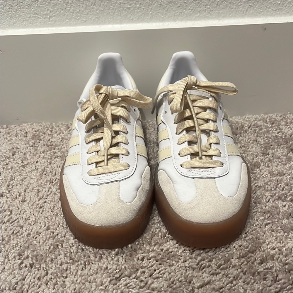 Adidas Women’s Samba - size 8 / beige